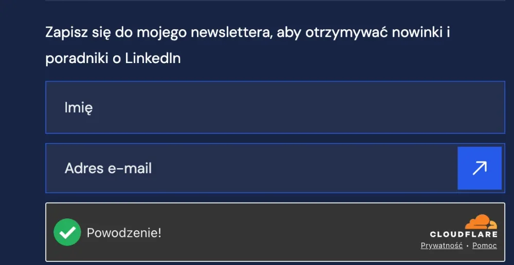 Formularz zapisu do newslettera w stopce strony rafalszymanski.pl: pola Imię i Adres e-mail, pod nimi widget Cloudflare Turnstile z zielonym znacznikiem i napisem Powodzenie