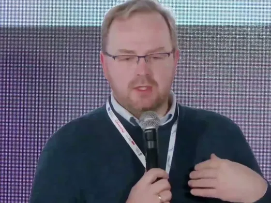 Dr Tomasz Rowiński z EZRA UKSW opowiada o modelu środowiskowego centrum zdrowia psychicznego na Bielanach