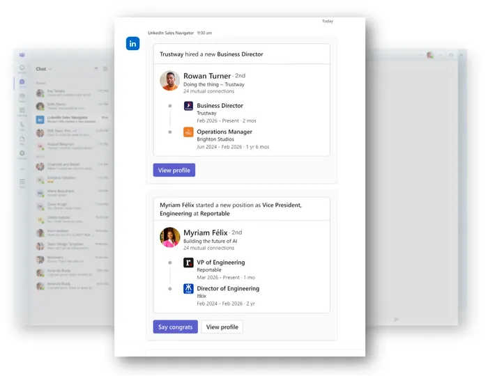 Czat w Microsoft Teams z dwoma alertami Sales Navigatora: nowy Business Director w zapisanej firmie i nowe stanowisko wiceprezeski, z przyciskami View profile i Say congrats